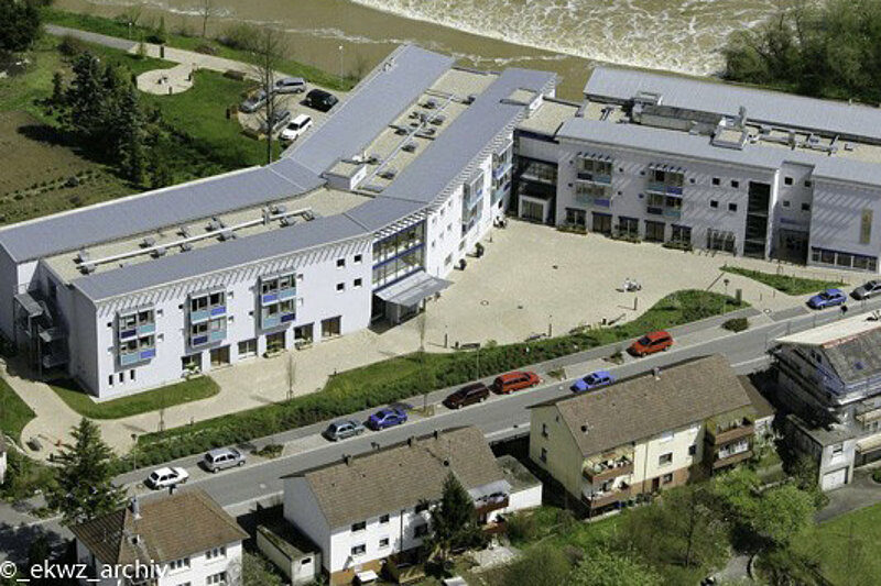 Luftbild vom Eduard Knoll Wohnzentrum und der Geschäftsstelle des BSK